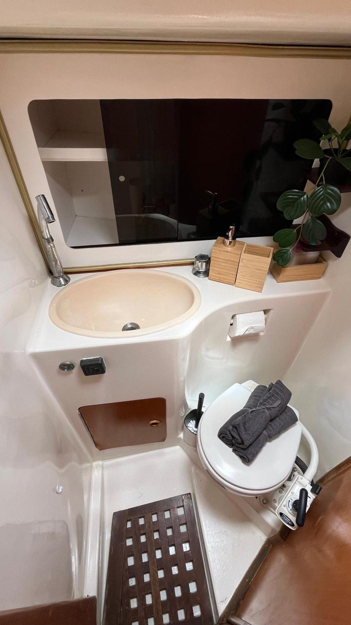 塞博河畔卡莱塔 Velero Puma 32酒店 外观 照片